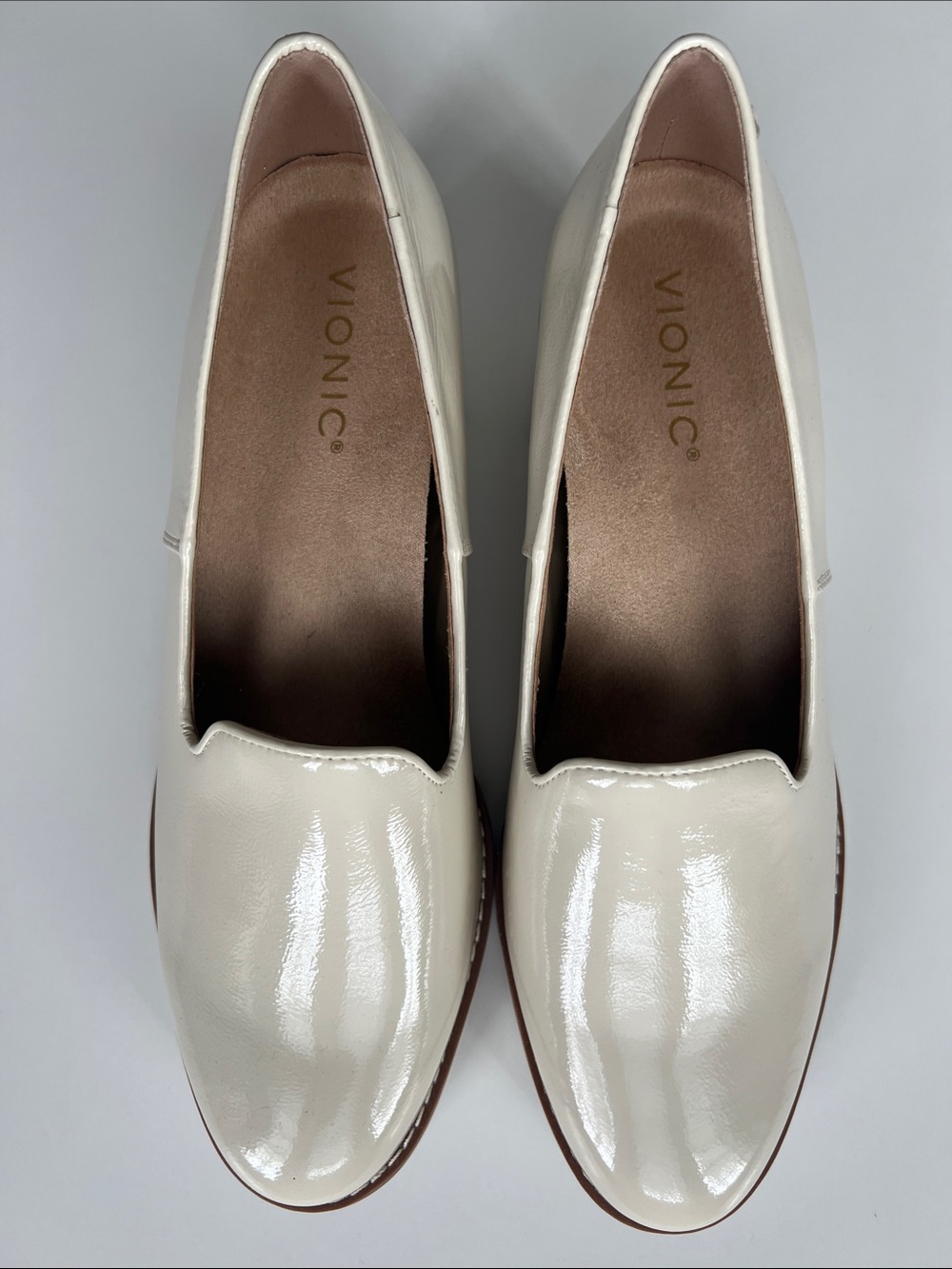 Vionic Cream Willa Patent Slip-On Loafers NWOT